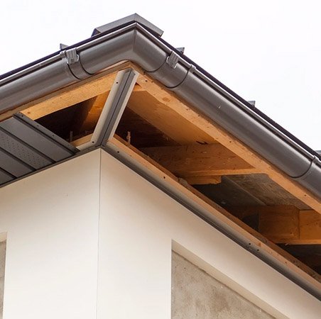 Soffit Repairs: Bridgehampton, NY